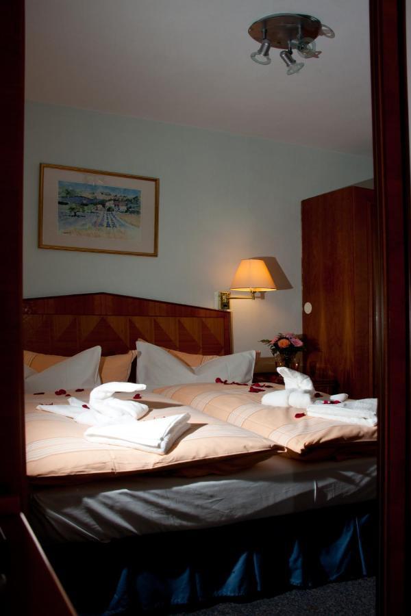 Dreibettzimmer mit Bad